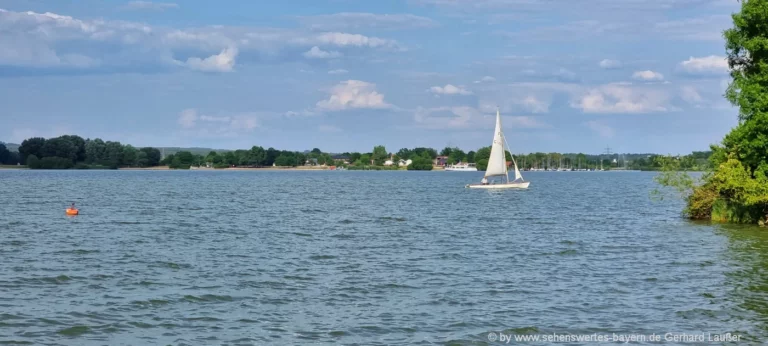 Altmühlsee Fränkische Seenplatte Freizeitsee Bayern Segelboot