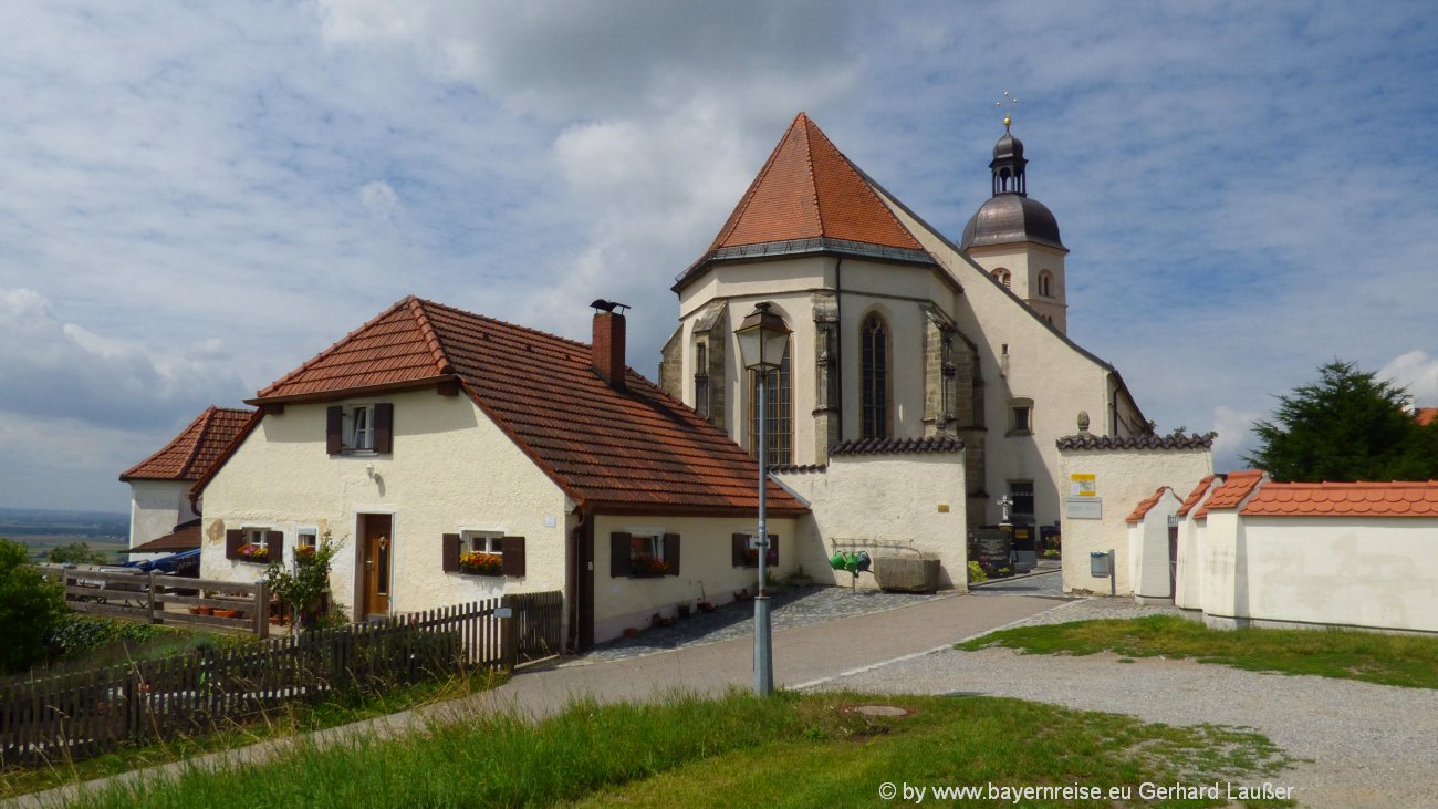 Wallfahrtskirche Bogenberg Wallfahrt Bayern berühmte Wallfahrtsorte